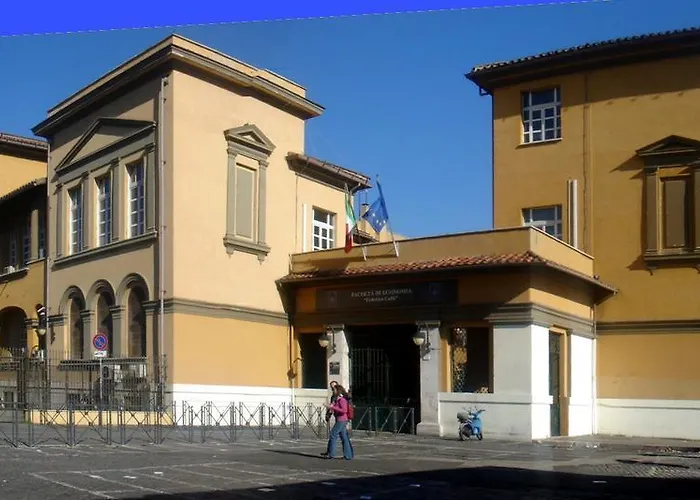 Simon House